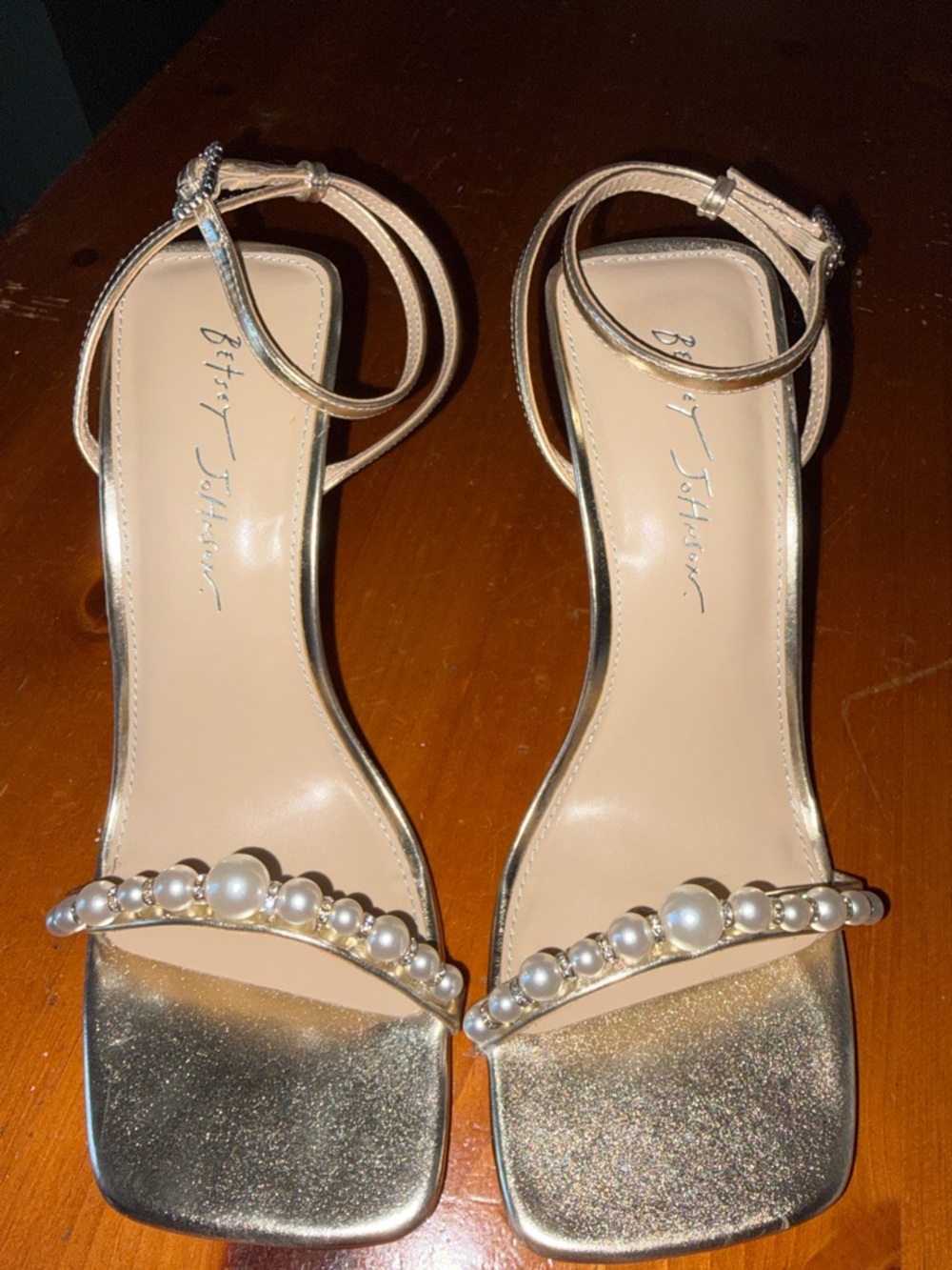 Betsey Johnson Jacey Sandal Gold Pearl-Embellished Ankle-Strap Sandal Size 8.5 - Picture 7 of 7